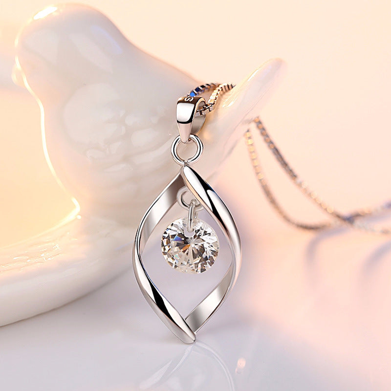 Fashion Zircon Twisting Female Pendant Necklace