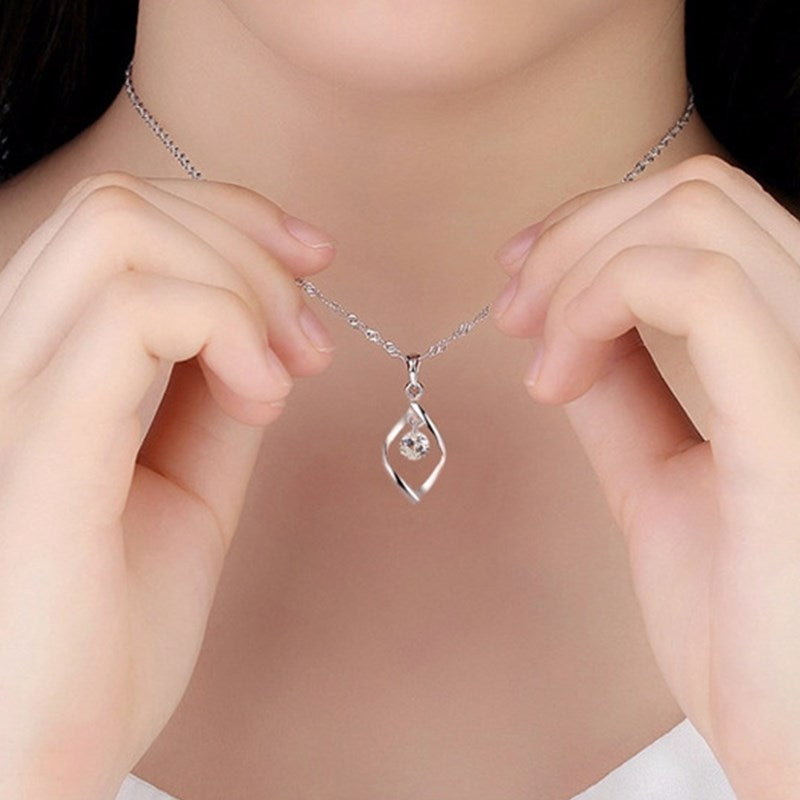 Fashion Zircon Twisting Female Pendant Necklace